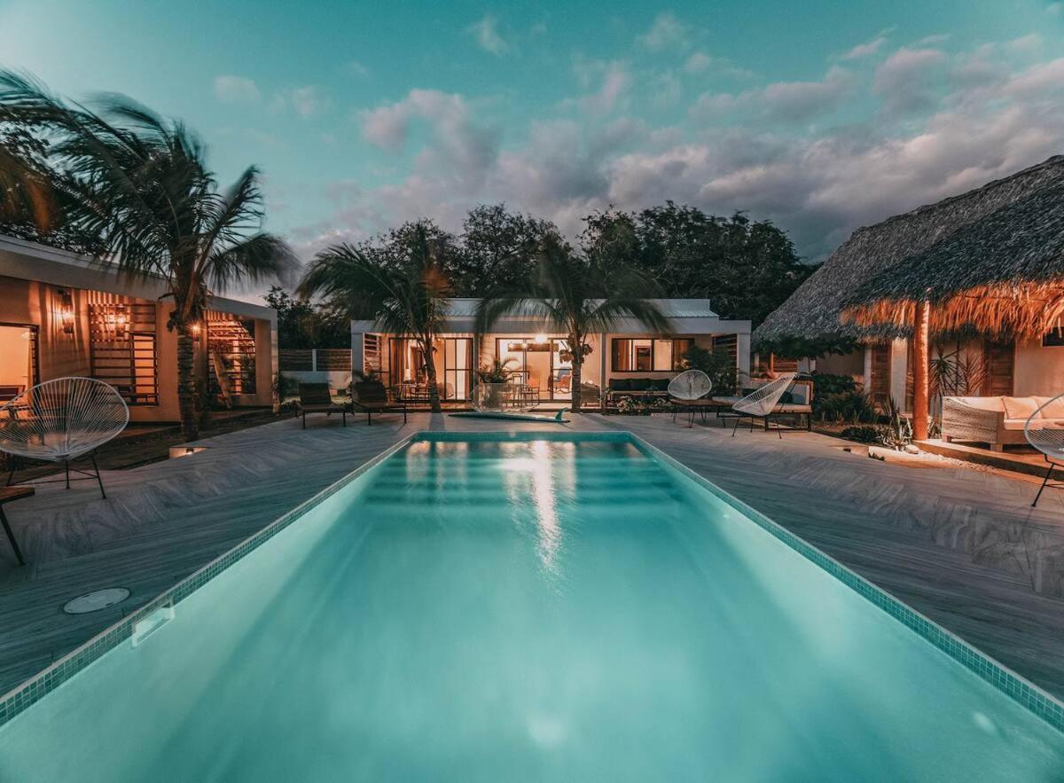Surf And Yoga Retreat Nicaragua Hostel La Albina Екстериор снимка